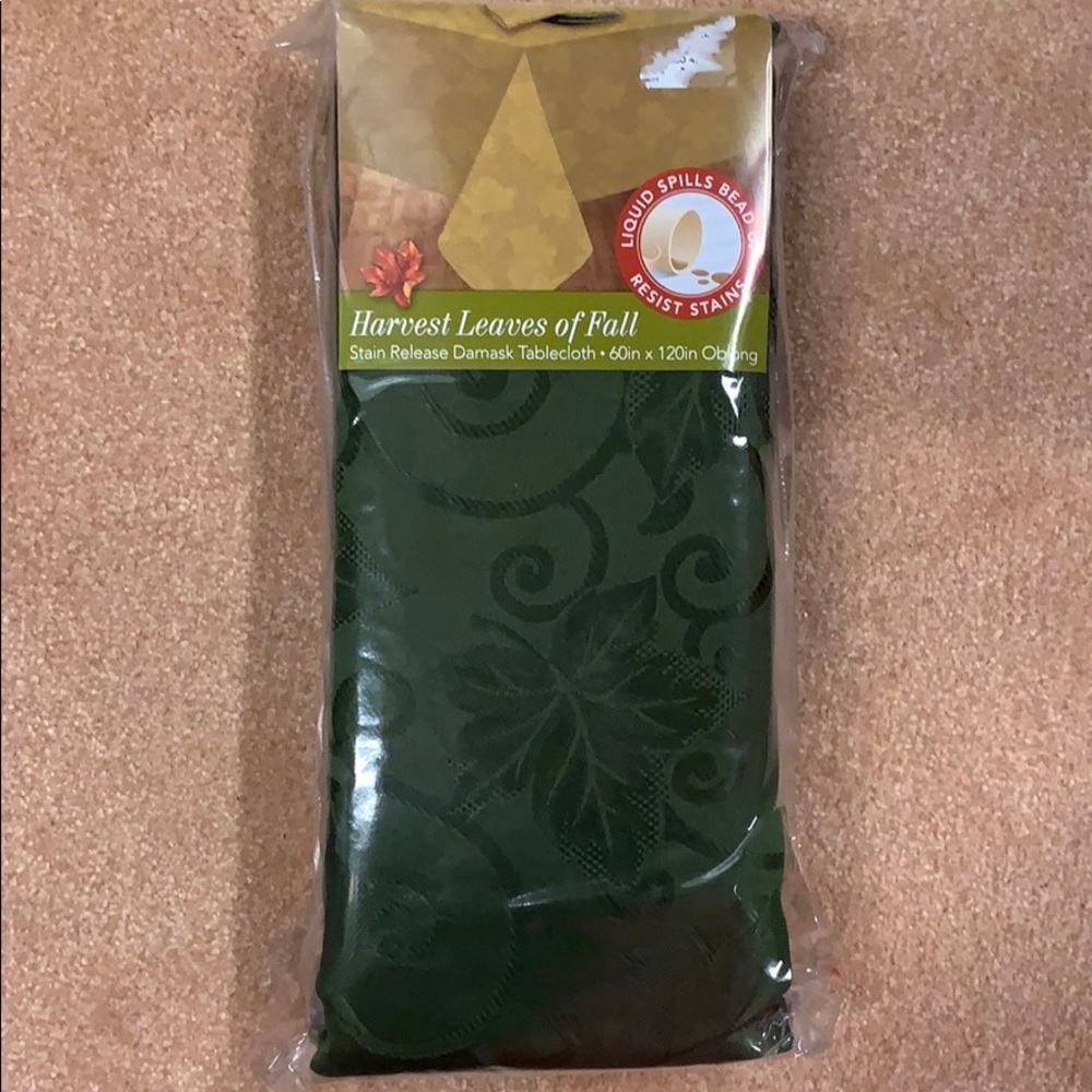 Harvest Leaves of Fall Green Tablecloth NWT